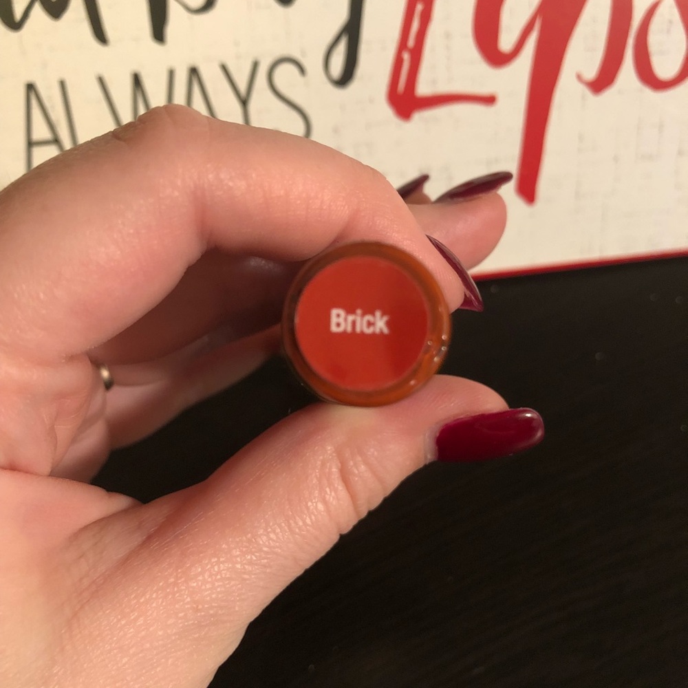 Brick colored lipsense